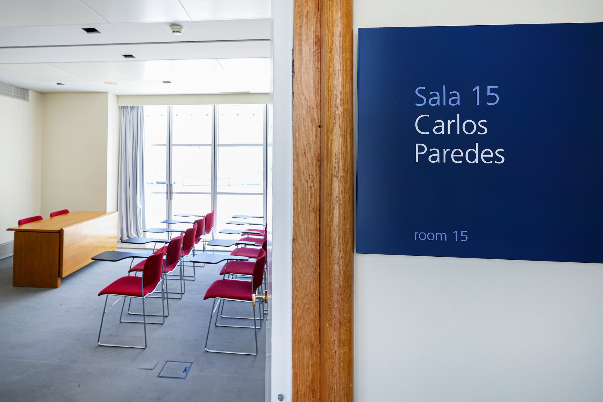 http://Sala%20Carlos%20Paredes