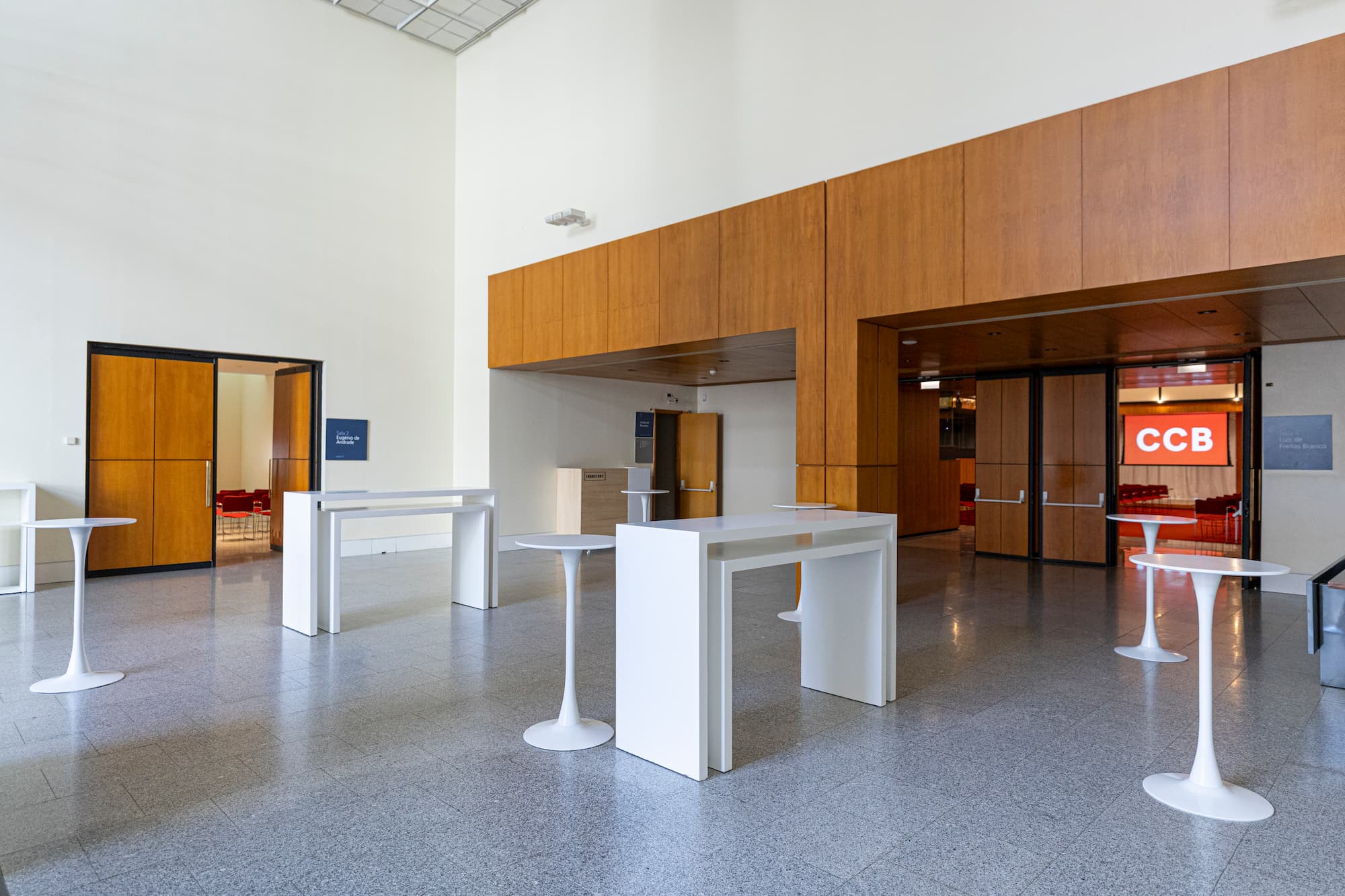 http://Hall%20Sala%20Eugénio%20de%20Andrade%20e%20Sala%20Luíos%20Freitas%20Branco