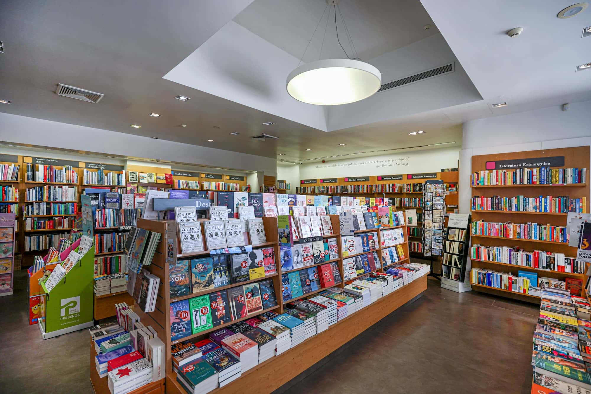 Book Store Bertrand (c) José Carlos Carvalho
