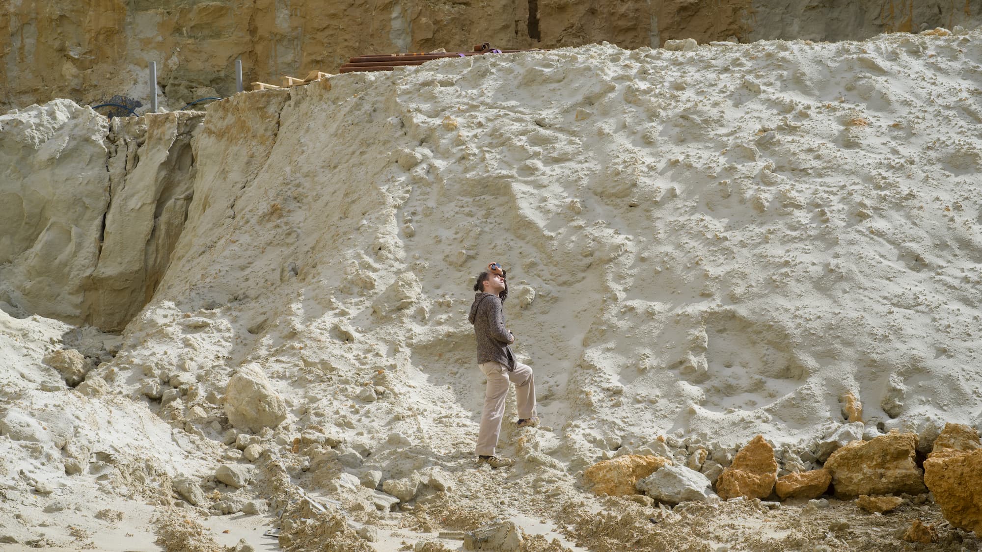 Bolsasdiogo seixas lopes-terra crua-Fotografia creditoTiago Casanova, 2026
